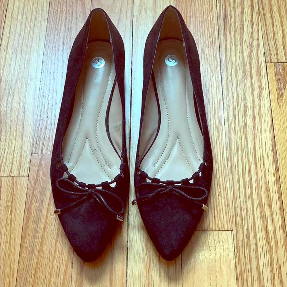 Cute black flats!